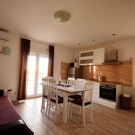 Kala And Tina Apartments Podstrana Kültér fotó