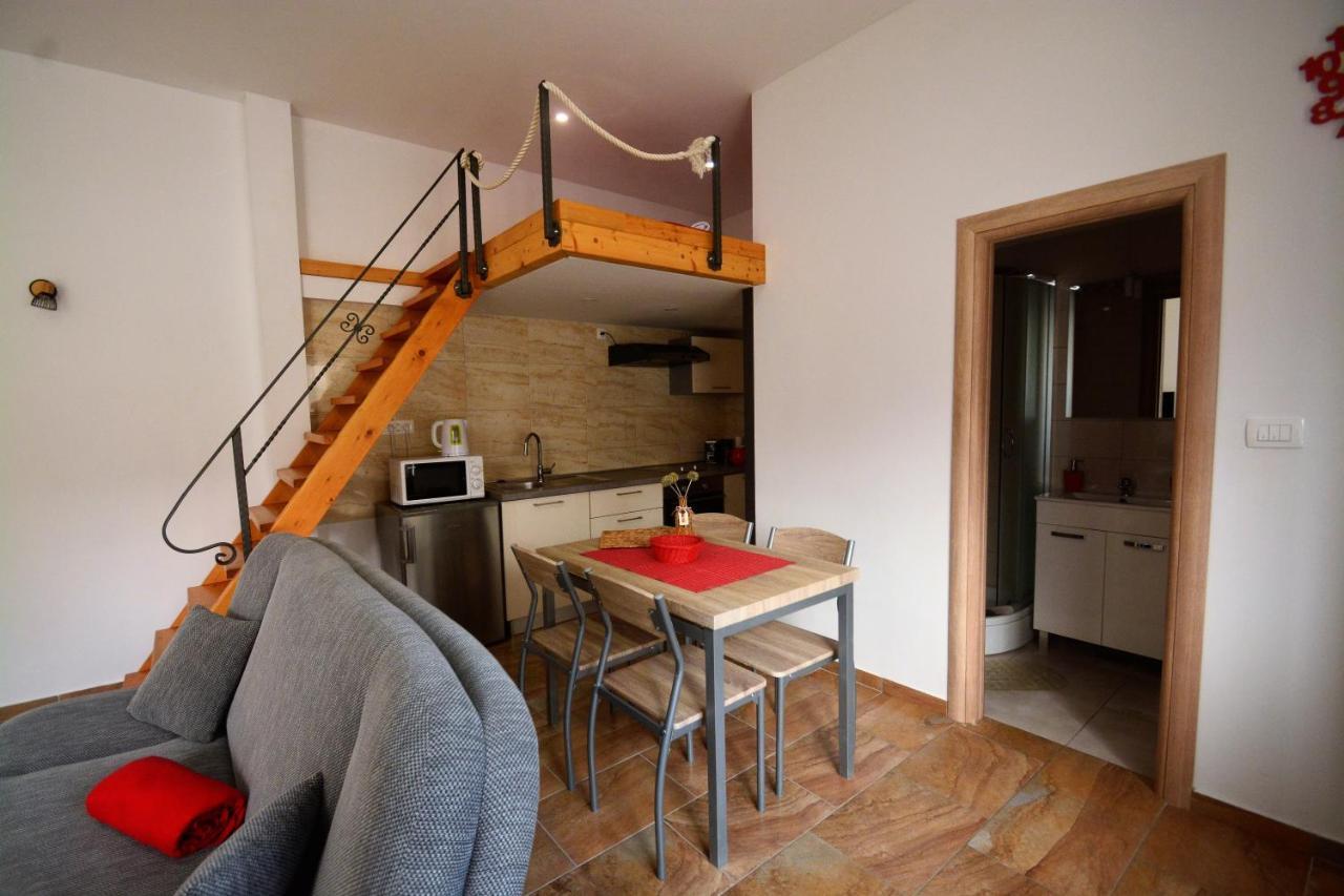 Kala And Tina Apartments Podstrana Kültér fotó