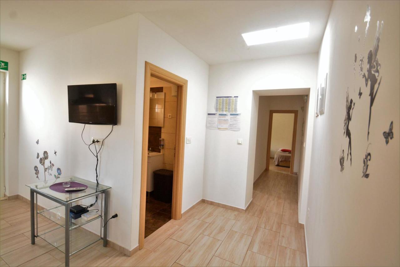 Kala And Tina Apartments Podstrana Kültér fotó