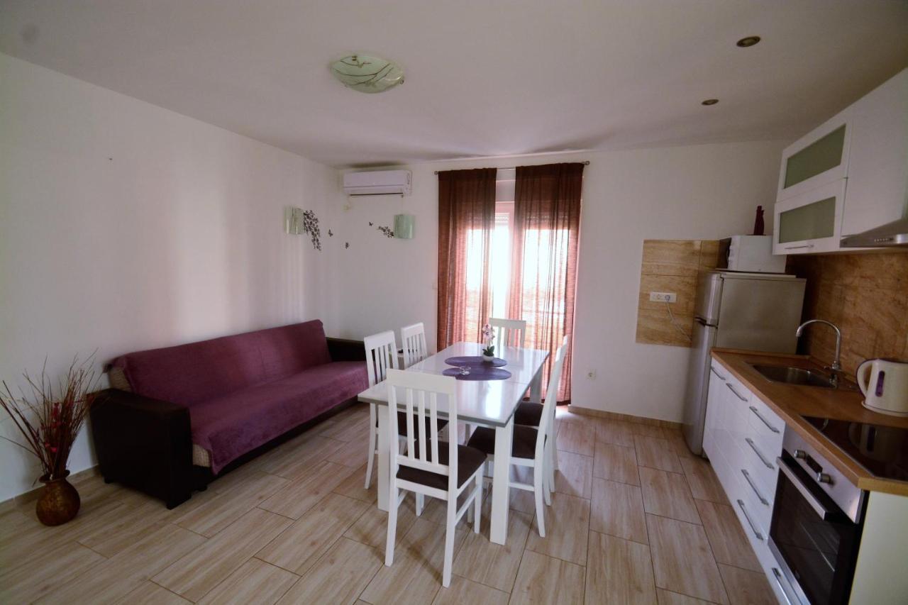 Kala And Tina Apartments Podstrana Kültér fotó