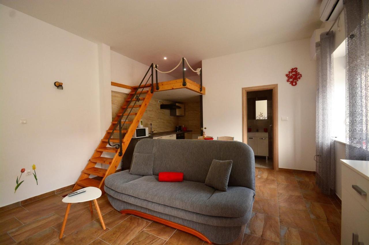 Kala And Tina Apartments Podstrana Kültér fotó