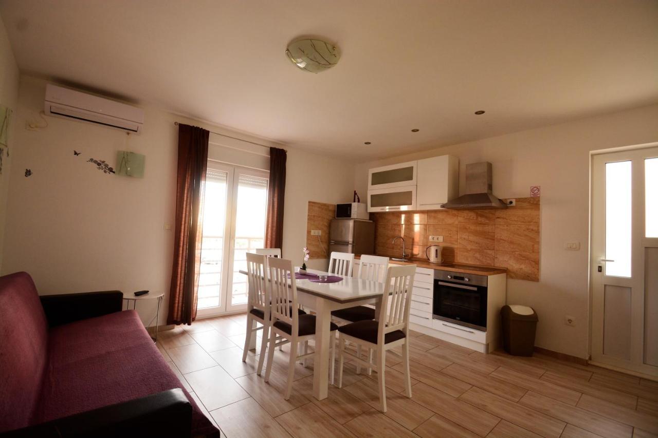 Kala And Tina Apartments Podstrana Kültér fotó